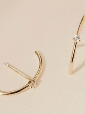 Caitlyn Minimalist | Arc Studs